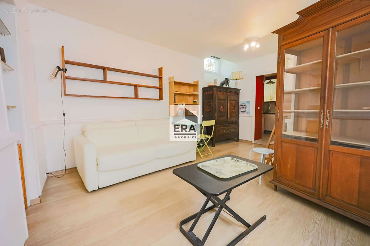 Appartement à PARIS-14E
