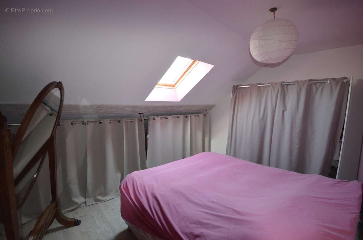 Proche de CHATILLON SUR MARNE (51) à vendre Belle maison en pierre rénovée avec dépendance - photo 13