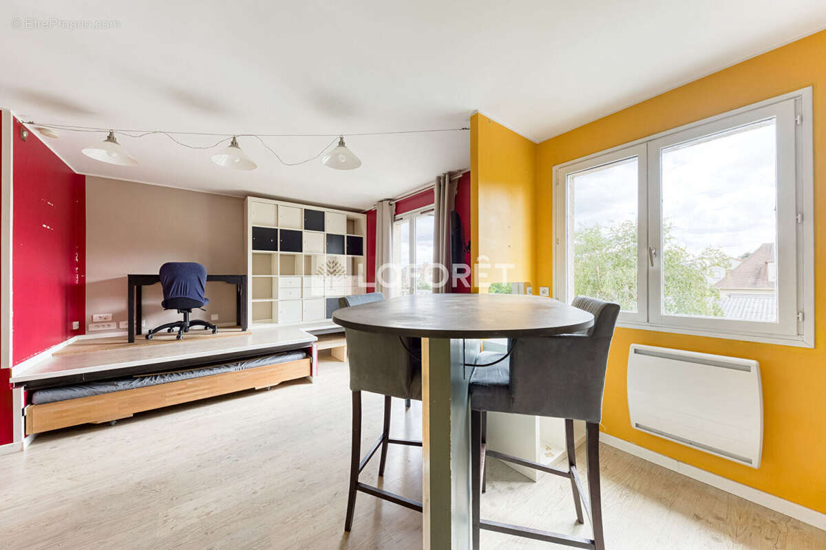 Appartement à PONTAULT-COMBAULT
