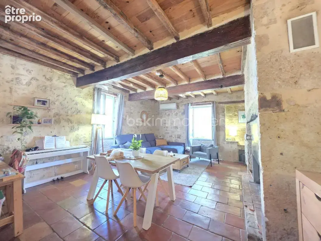 Maison à SAINTE-MERE
