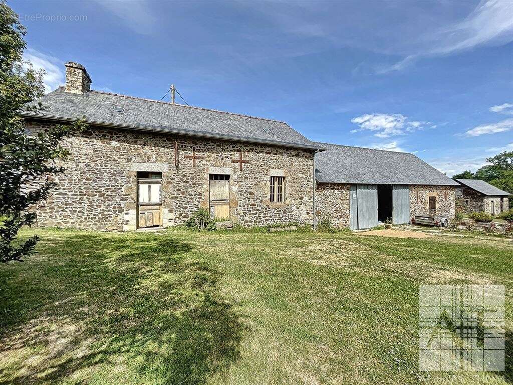 Maison à MONTENAY