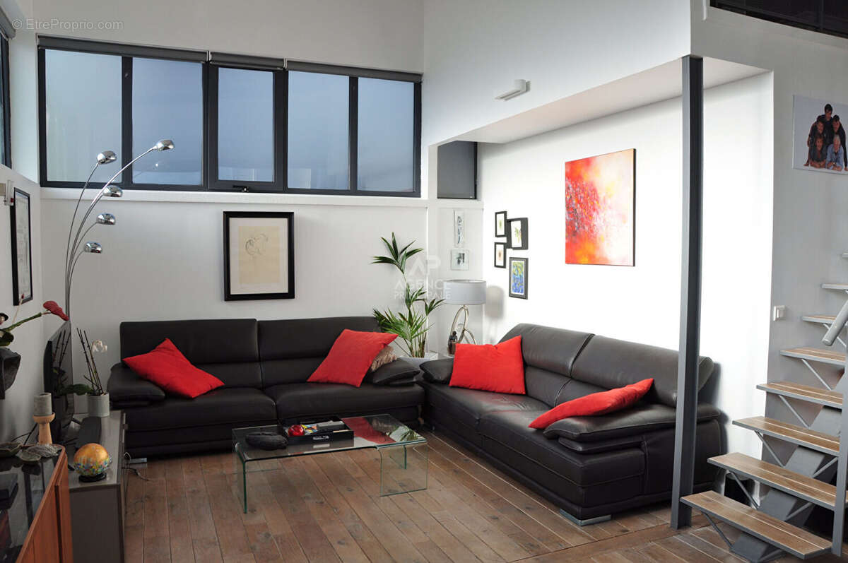 Maison à LE MESNIL-LE-ROI