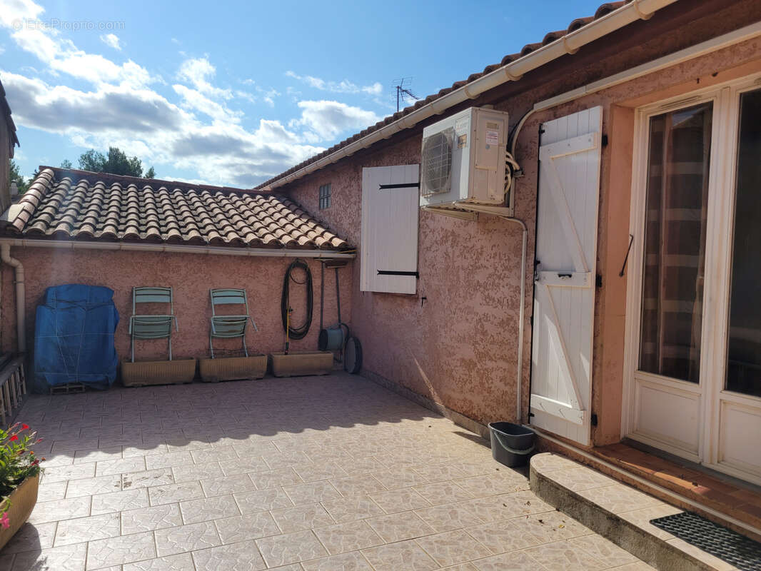 Maison à FLEURY
