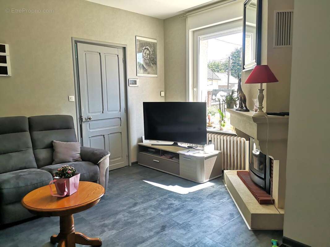 Maison à HONNECOURT-SUR-ESCAUT