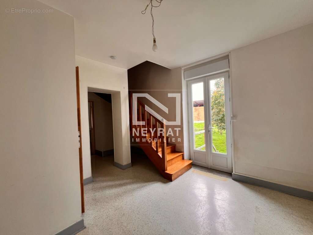 Maison à SAINT-LEGER-DU-BOIS