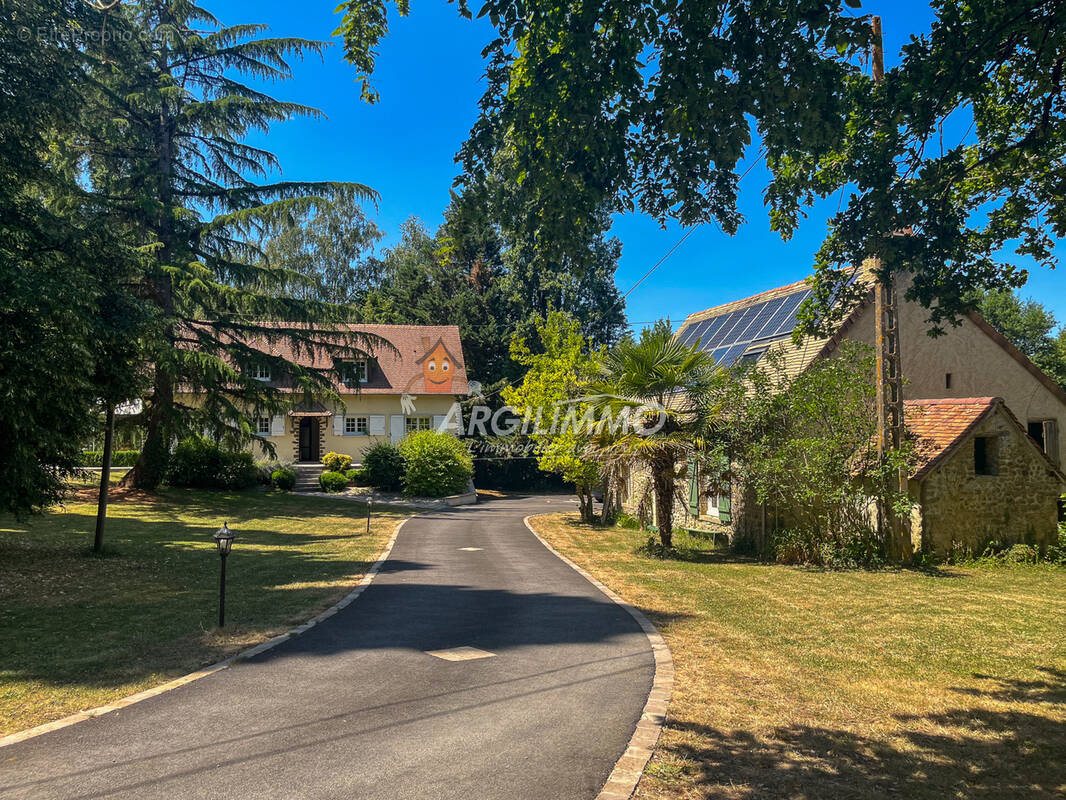Maison à SURFONDS