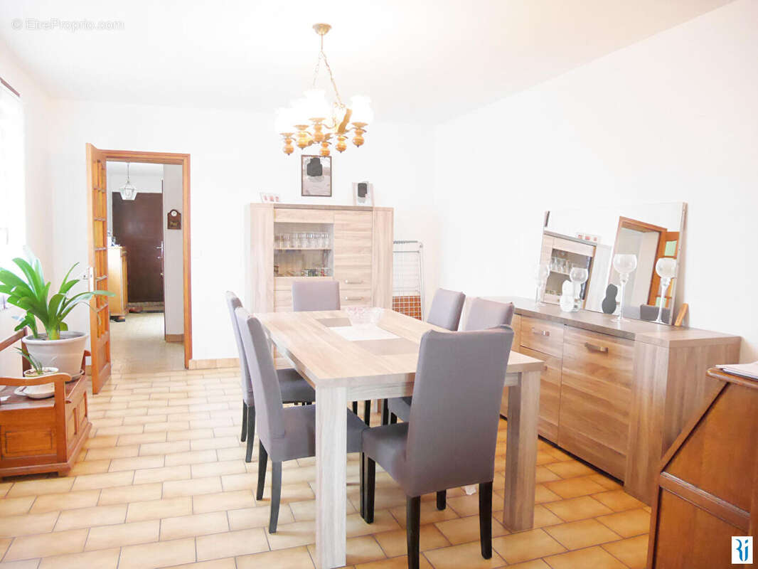 Maison à VILLERS-ECALLES