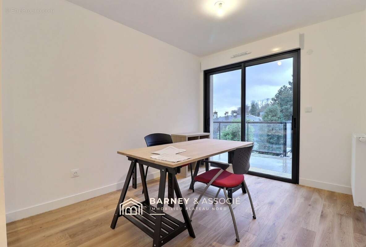 Appartement à MONT-SAINT-AIGNAN