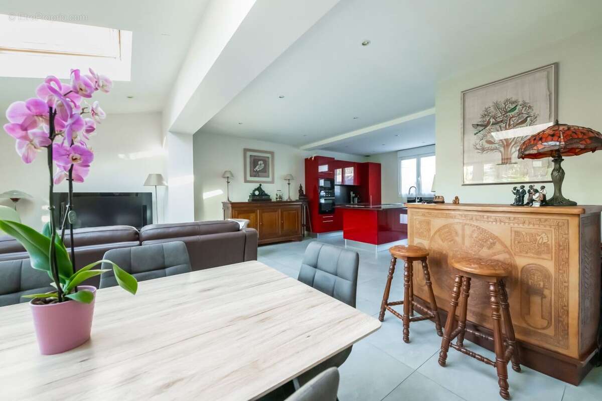 Maison à SAINT-MAUR-DES-FOSSES