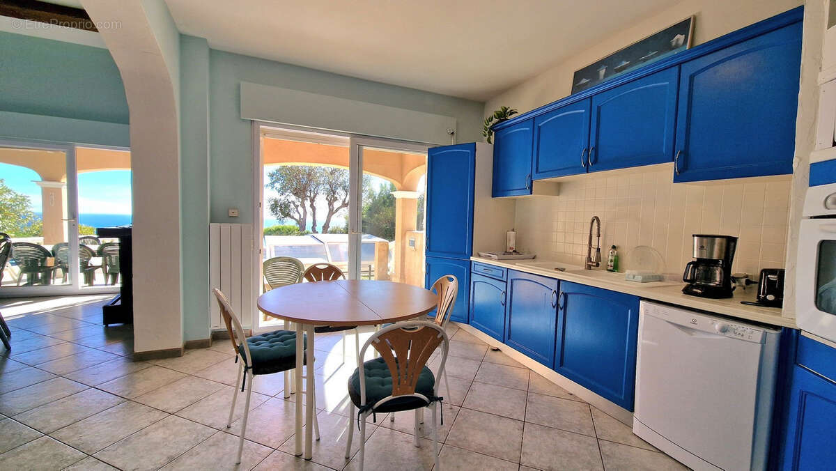 Maison à LES ISSAMBRES