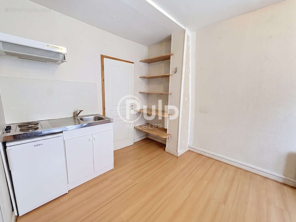 Charmant T1 de 30 m² au calme - Dernier étage et stationnement à Loos - photo 4
