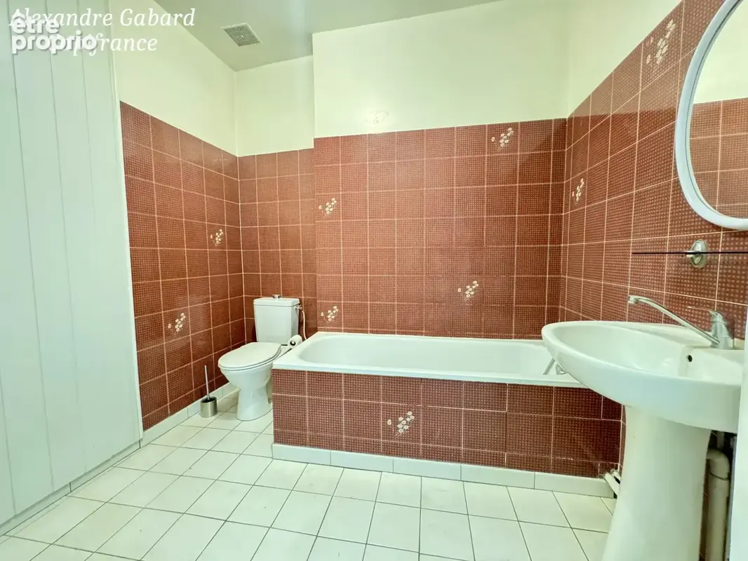 Maison en pierres - 3 chambres -  vaste jardin et grand garage - photo 10