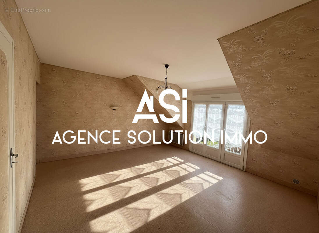 Maison à VILLAINES-LA-JUHEL