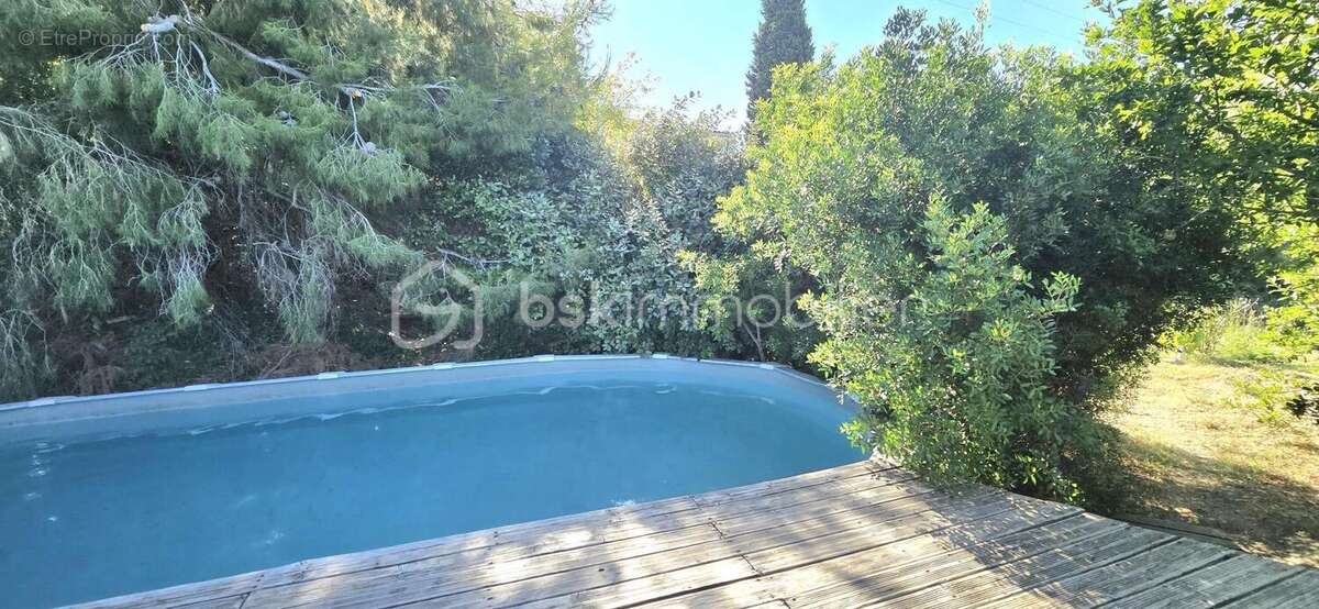 Villa d'Architecte, de 2003, 1 ECRIN DE SERENITE :178 m² – 5 Chambres –  Piscine et terrain de 1425 M²  ! - photo 2