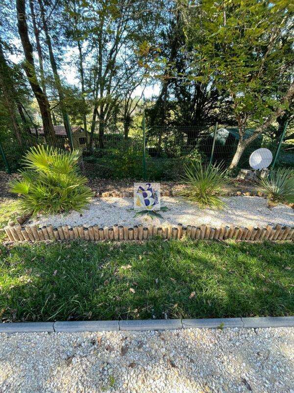 Maison à SAVIGNAC-LES-EGLISES