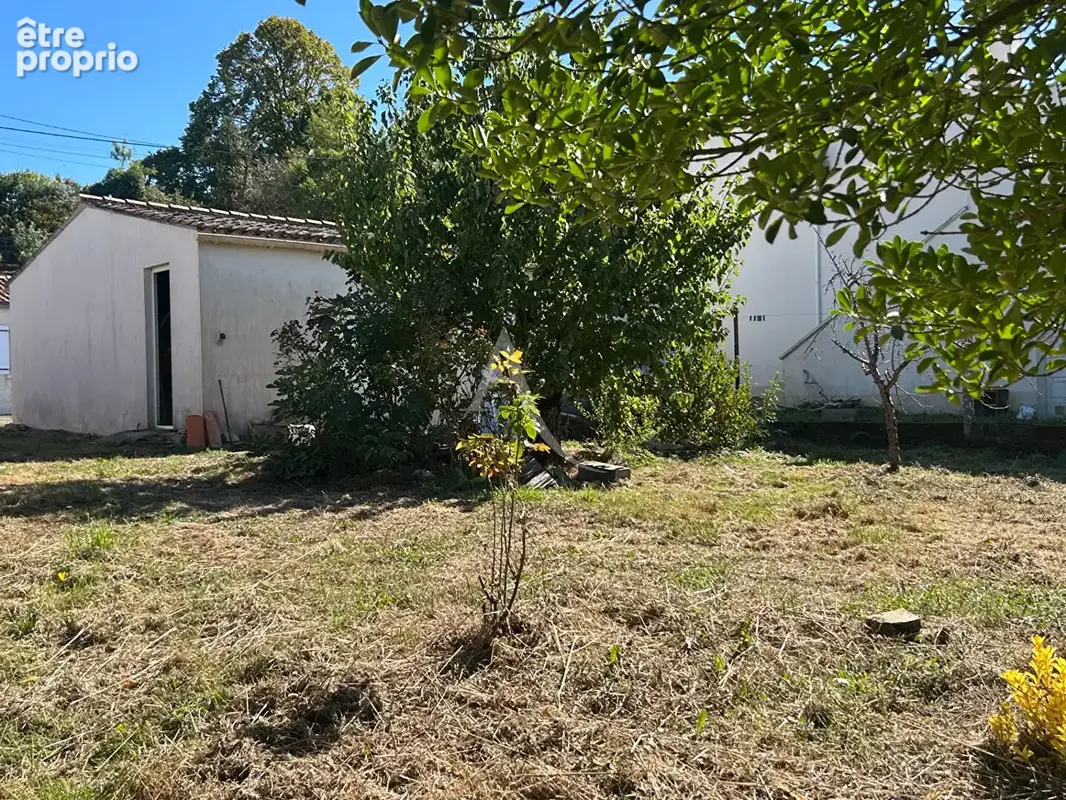 Charmante maison en pierre avec garage et terrain constructible - Proche La Rochelle. - photo 13