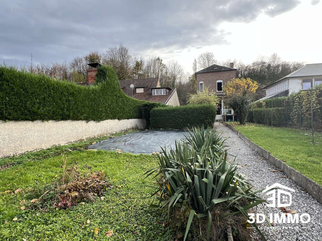 Maison à AVESNELLES