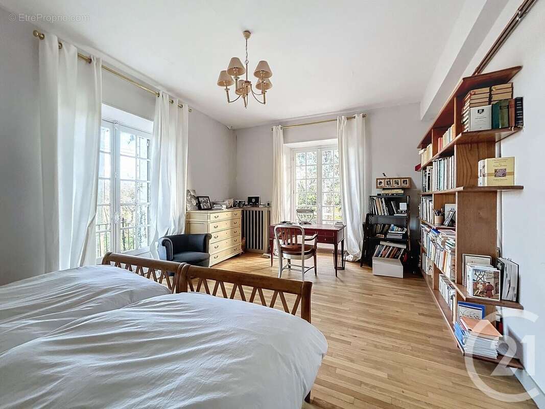 Maison à LAVAL-EN-BRIE