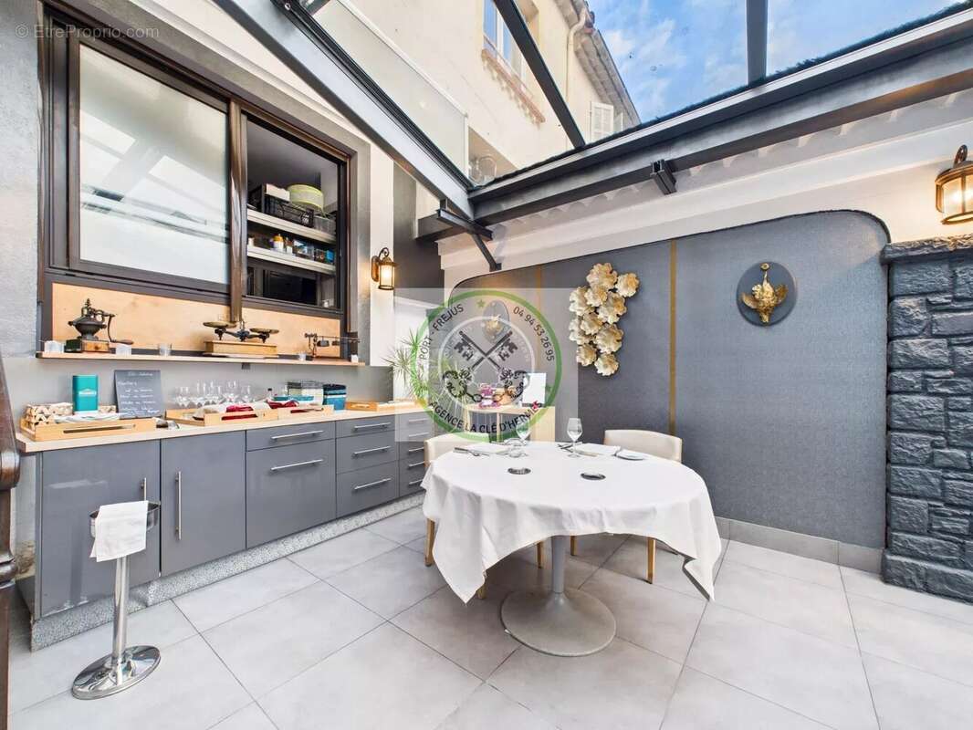 Commerce à SAINT-RAPHAEL