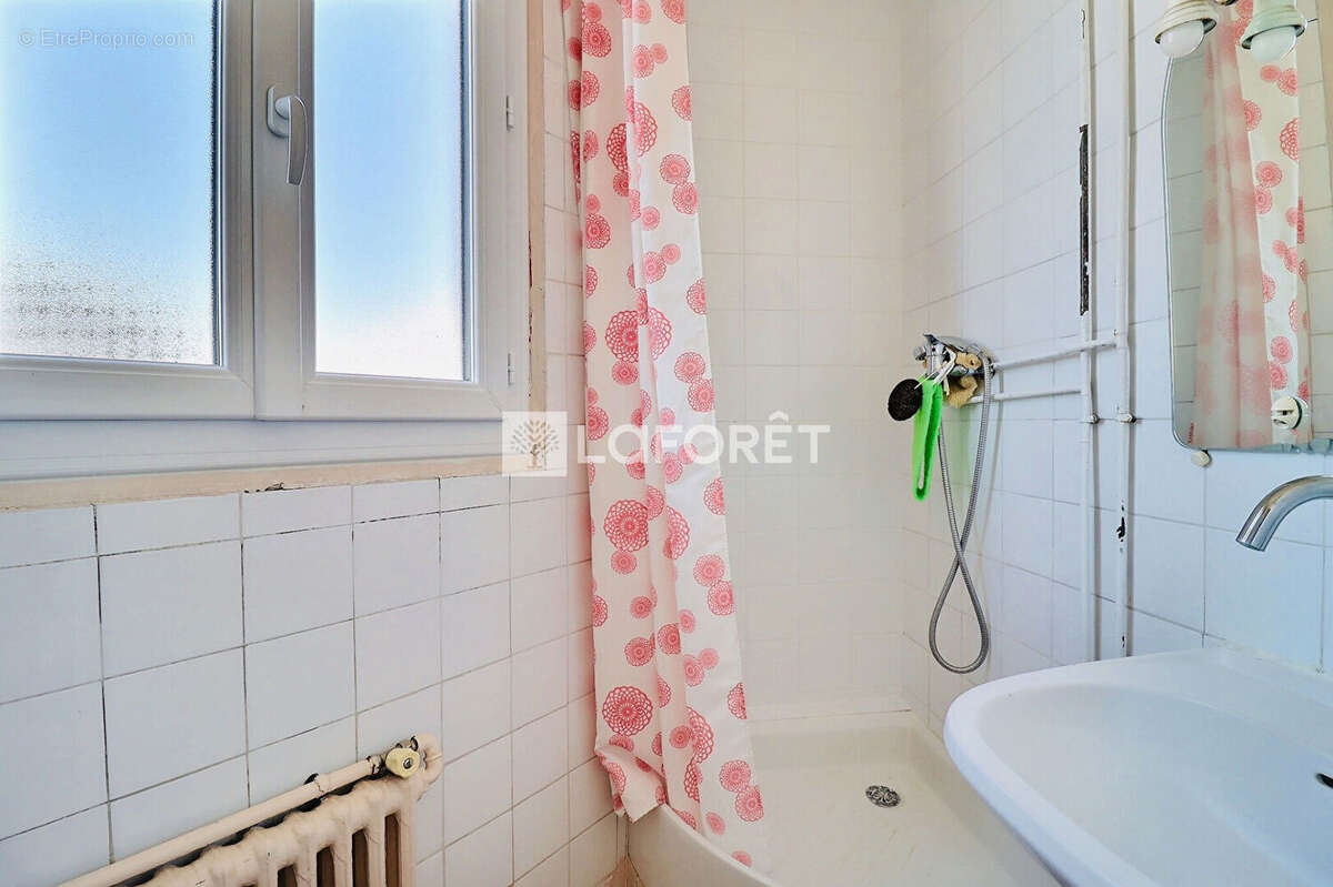 Appartement St Ouen 4 pièce(s) 58 m2 - photo 9