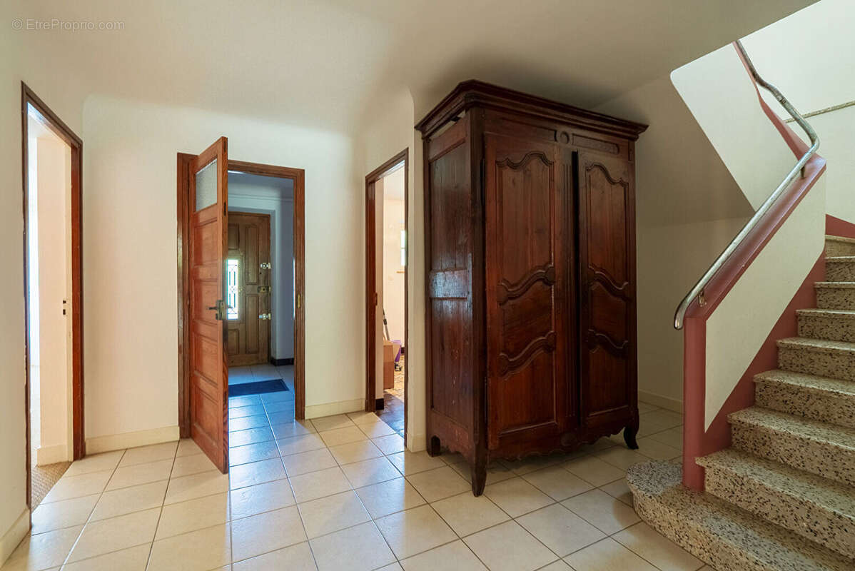 CARCASSONNE - PASTEUR Villa T9 272m² (207m² hab.) avec guest house, piscine, jardin, garage, et pool house - photo 13