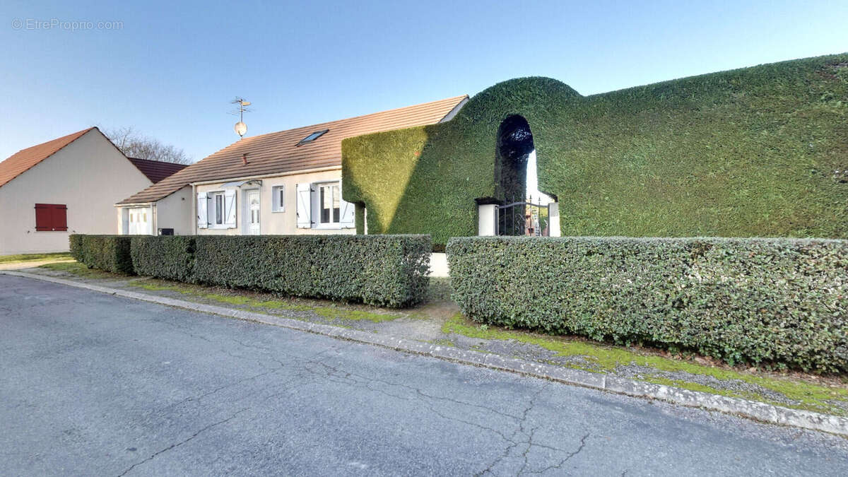 Maison à LUMIGNY-NESLES-ORMEAUX