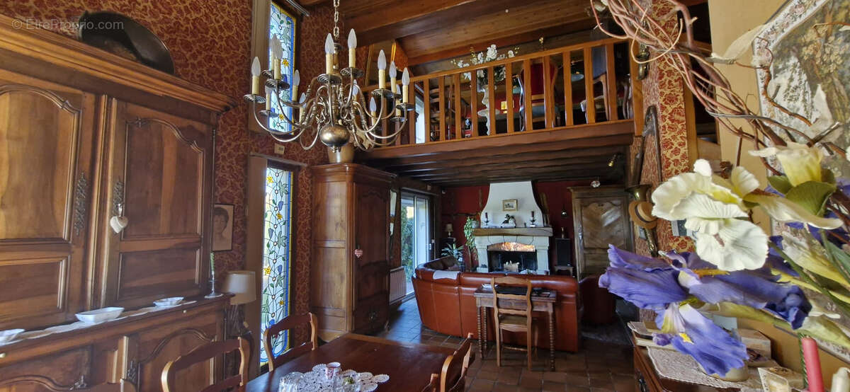 Maison à MORTAGNE-SUR-GIRONDE