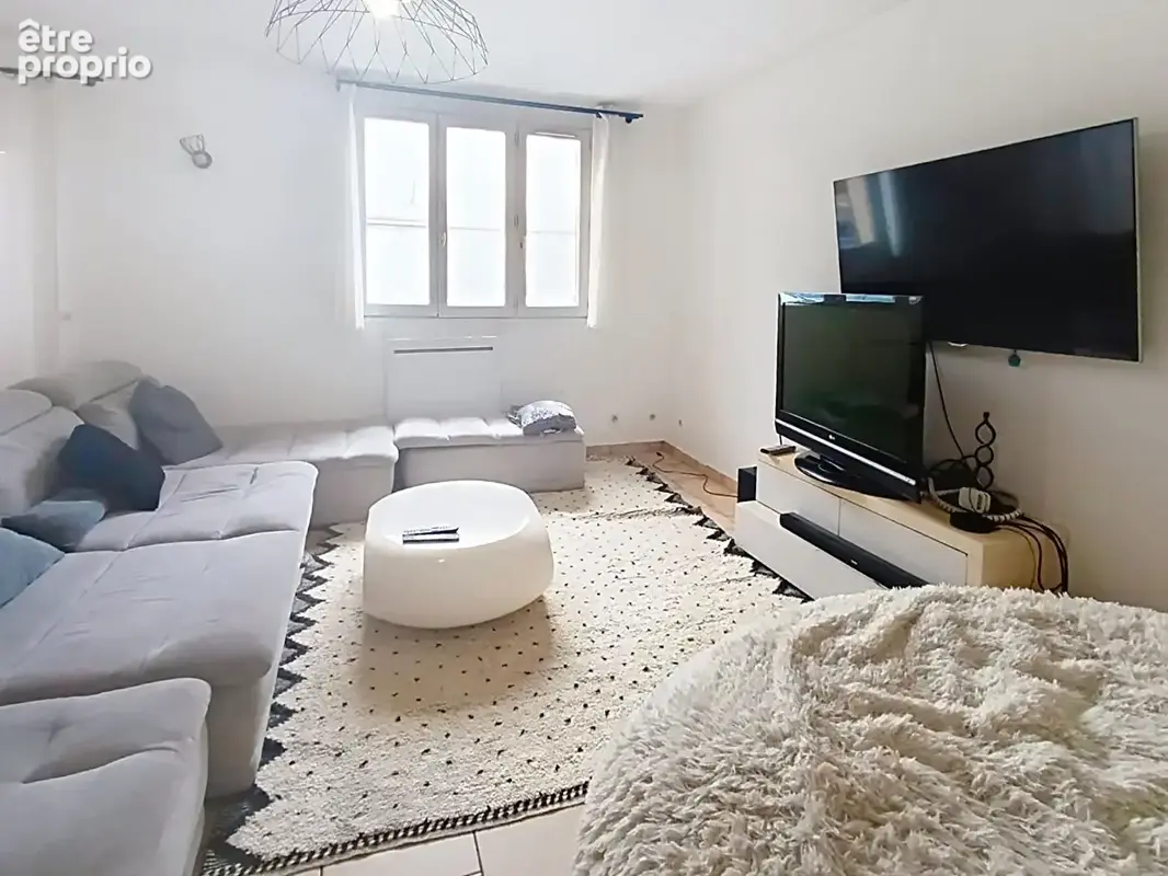 LIVRY-GARGAN limite Pavillons, Maison 126 m², 4 chambres, 4 stationnements + atelier - photo 2