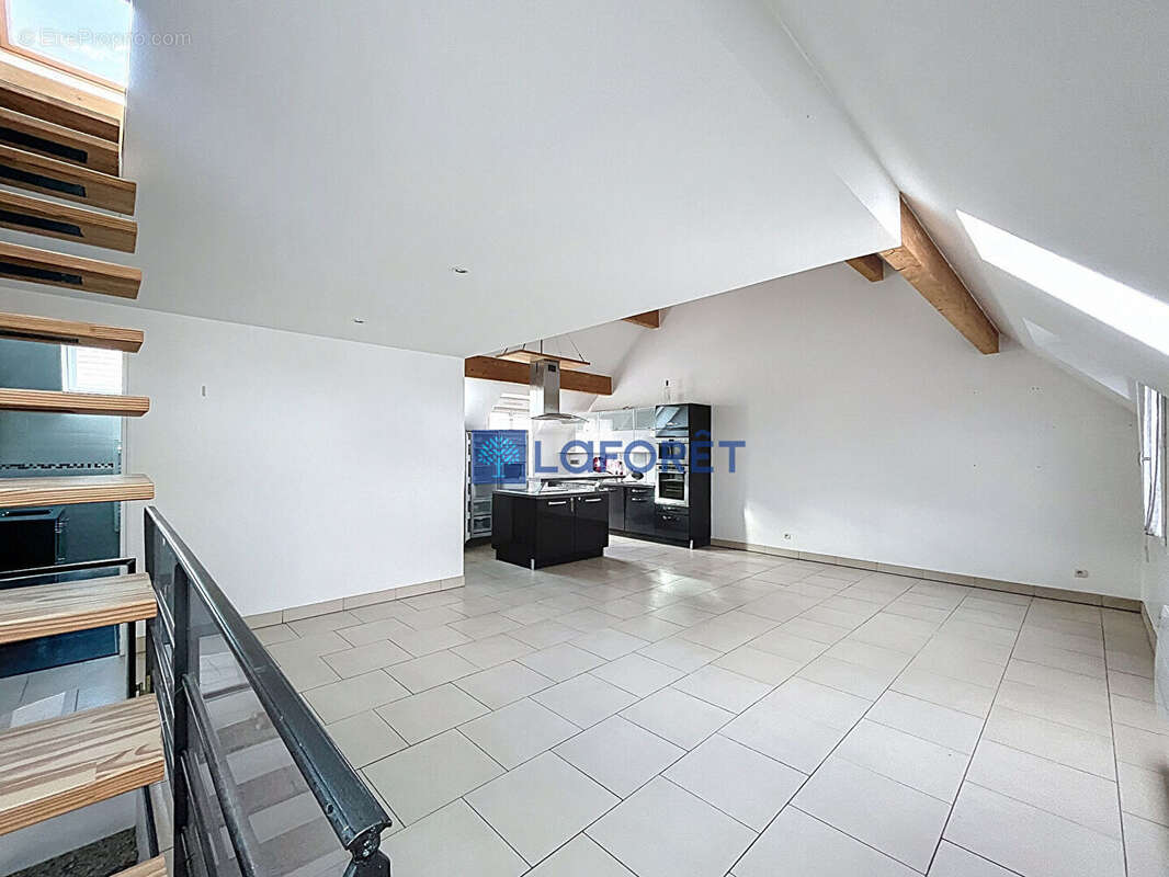 Appartement à SAINTRY-SUR-SEINE