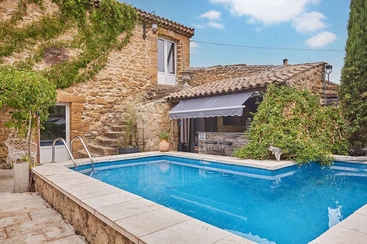 Maison à VERNEGUES