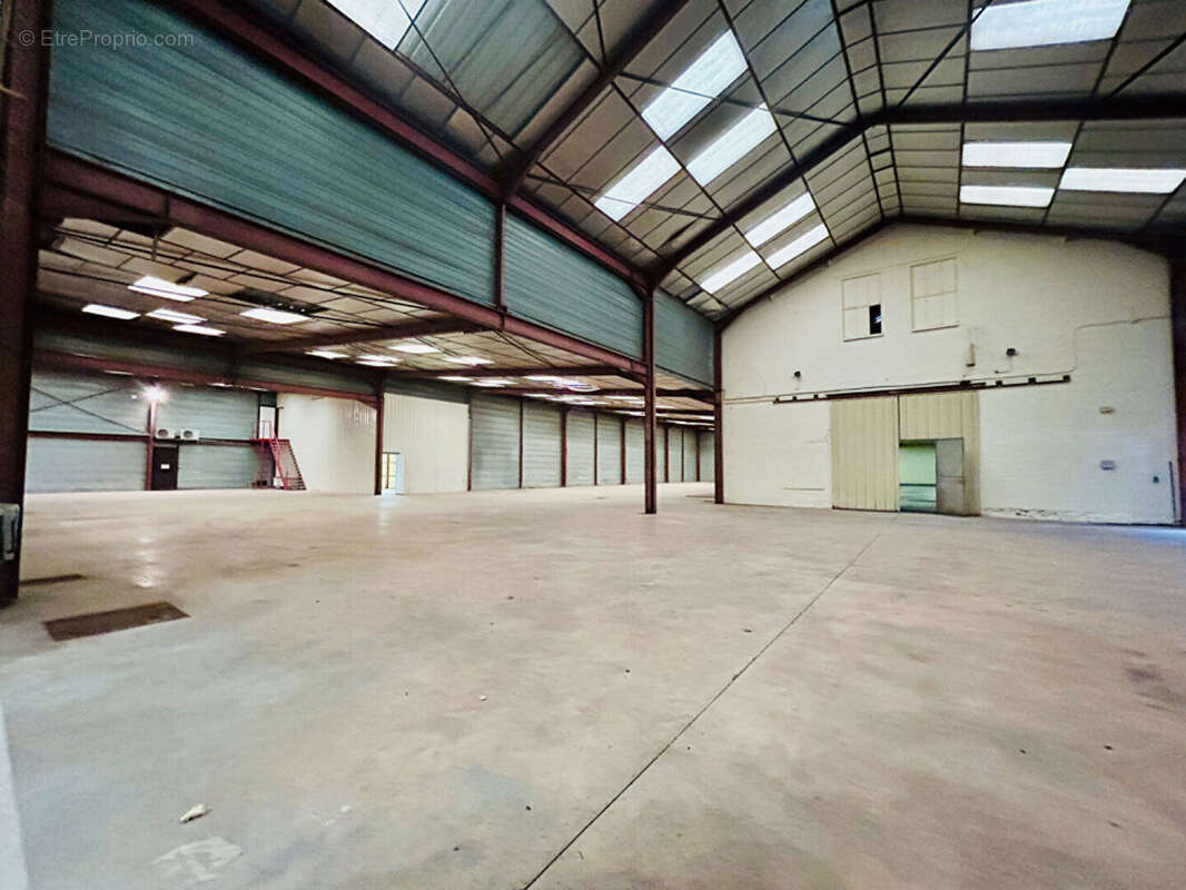 Commerce à SAINT-ERME-OUTRE-ET-RAMECOURT