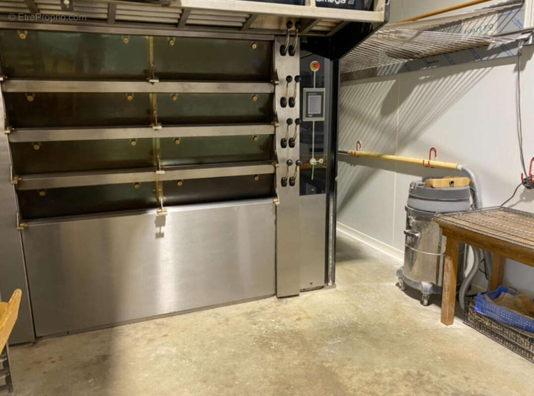 Photo 4 - Commerce à CIVRIEUX-D'AZERGUES