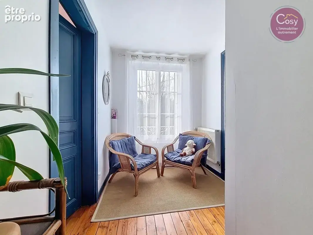 Une maison de caractère aux beaux volumes avec dépendance et - photo 7