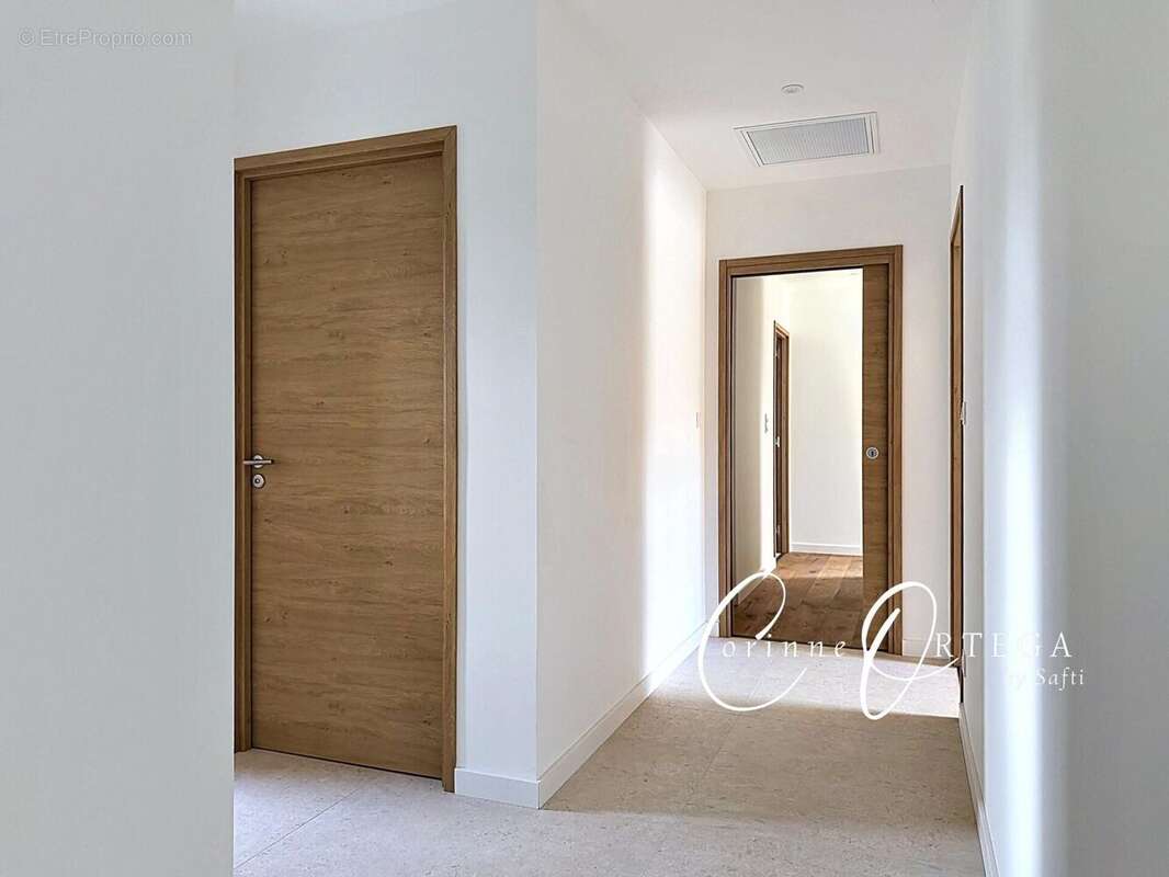Photo 2 - Maison à NIMES