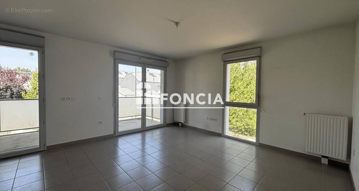 Appartement à AVRILLE