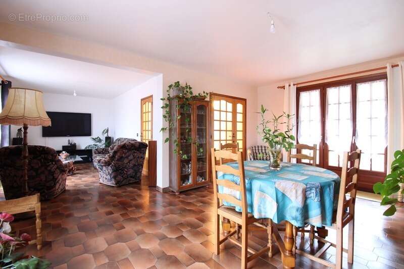 Maison à VALDAMPIERRE