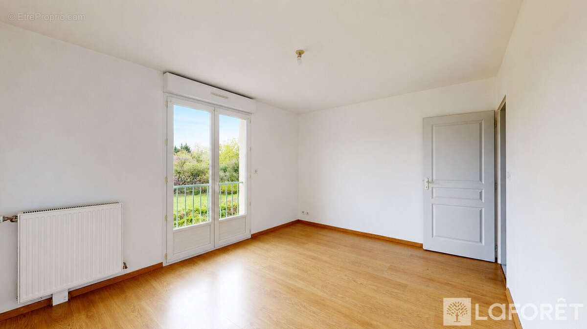 Appartement à YZEURE