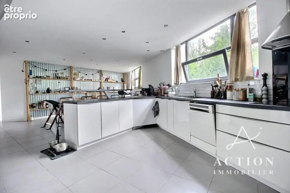 Loft unique de 135 m² – Volume, lumière, extérieur cocooning et parking - photo 3