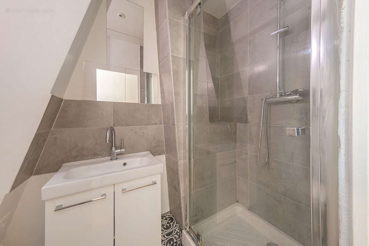 Appartement à PARIS-10E