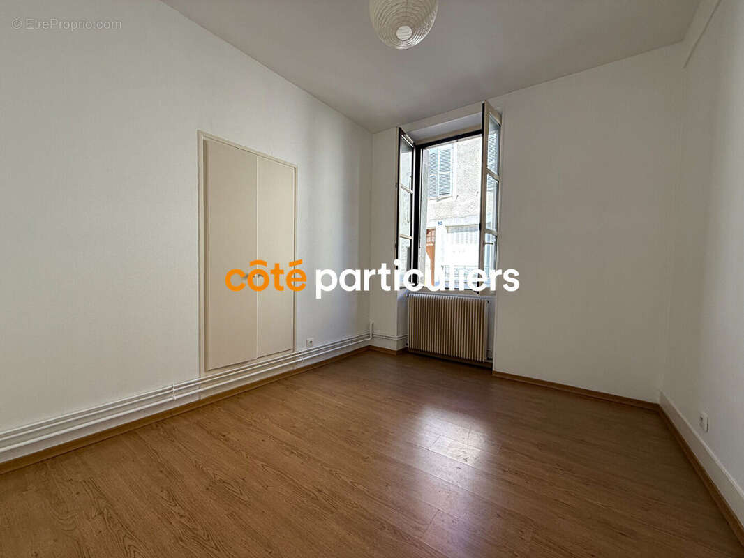 Appartement à SAINT-AMAND-MONTROND