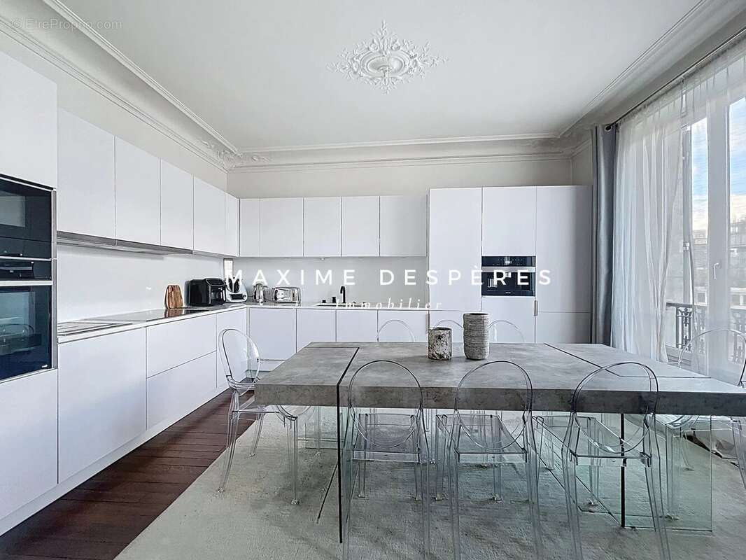 Appartement à NEUILLY-SUR-SEINE