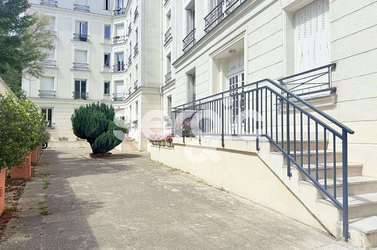 Appartement à PARIS-14E