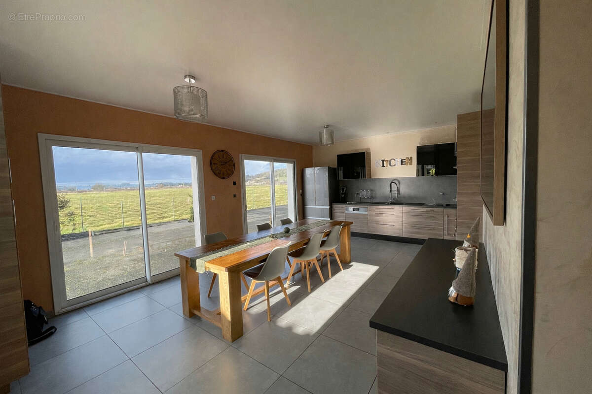 Maison à SAINT-MAGNE-DE-CASTILLON