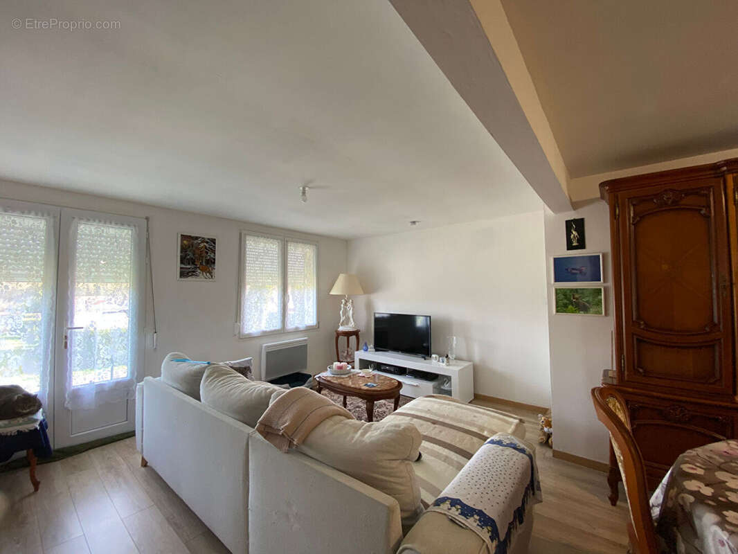 Ensemble immobilier composé de deux maisons louées - ATTIGNY - photo 4