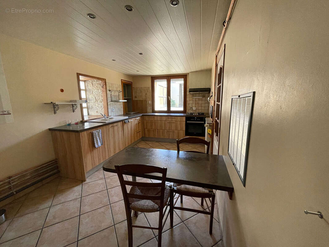 Maison à FONTAINE-LE-COMTE