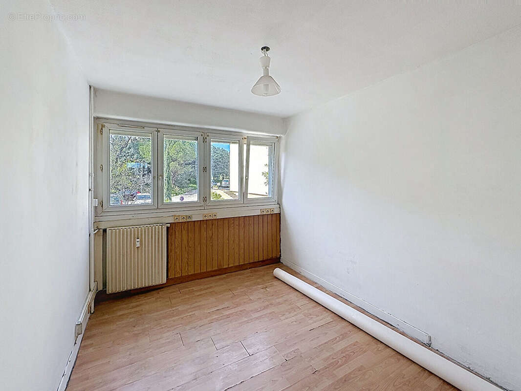 Appartement à VILLENEUVE-LES-AVIGNON