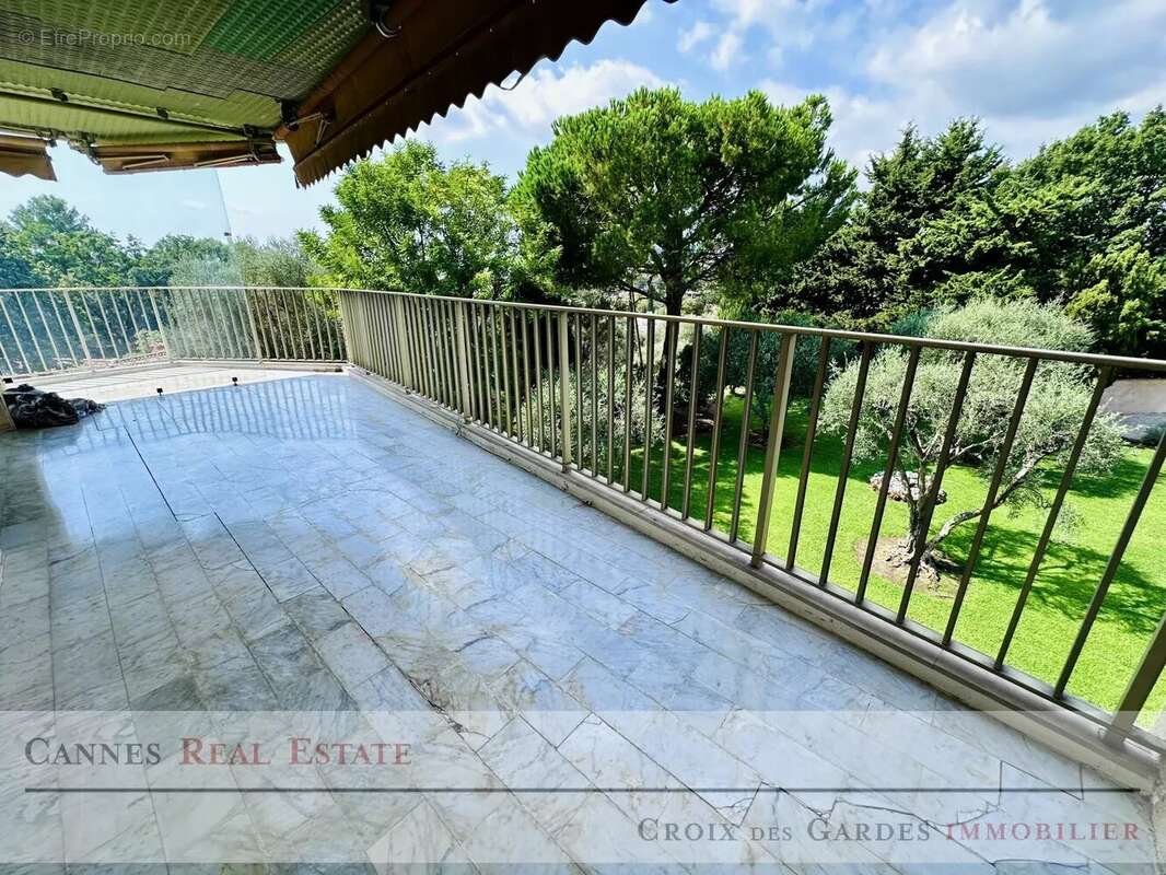 À vendre – Le Cannet, résidence de standing avec parc, piscine et tennis - photo 8