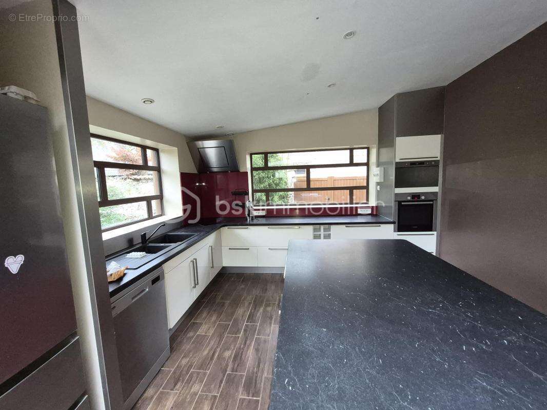 Maison à MARSAC-EN-LIVRADOIS