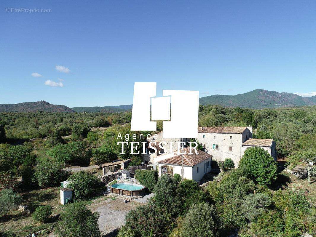 Ensemble immobilier - 2 maisons sur 4 150 m² - Les Vans (07 - photo 21
