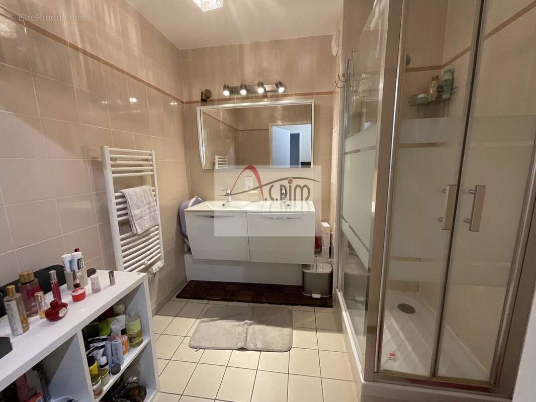 Appartement à VERT-SAINT-DENIS